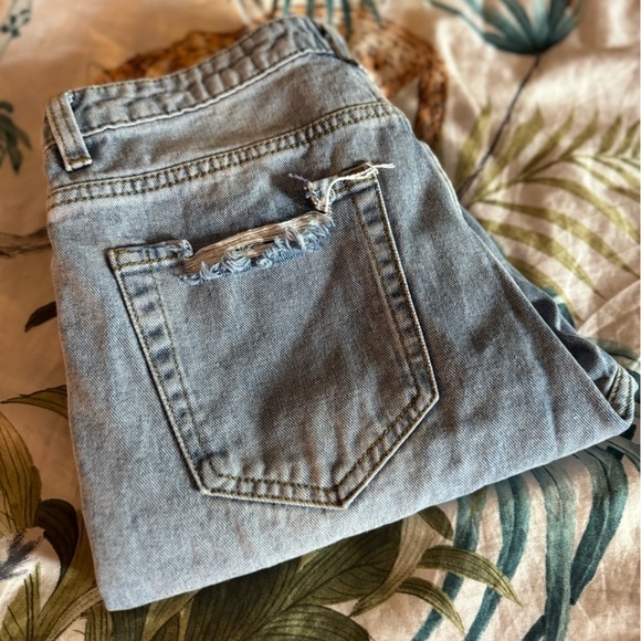 Princess Polly High Rise Distressed Mom Jeans Size US 4​​​​ - Picture 8 of 9